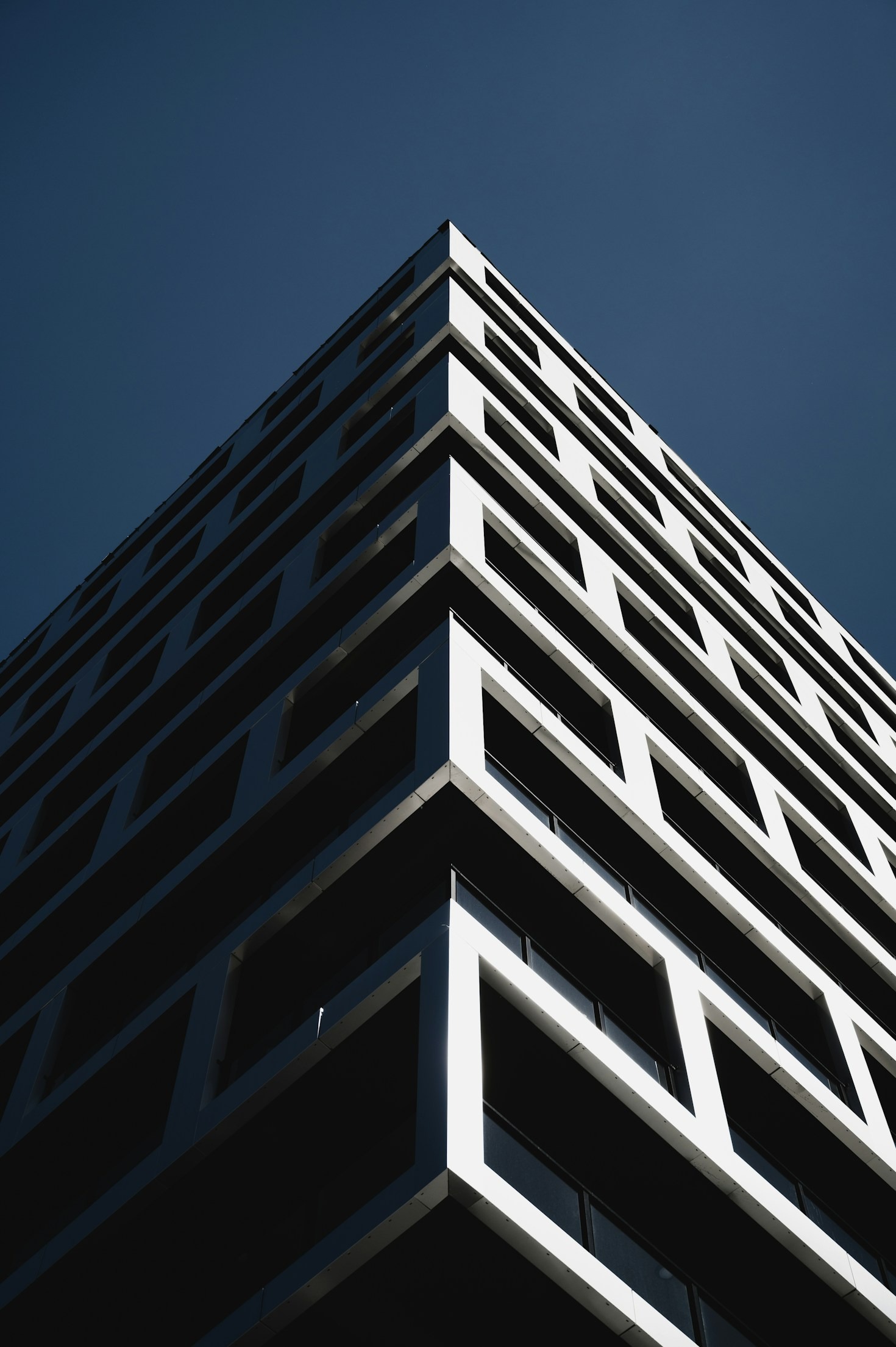 Exploring Iconic Structures and Their Stories